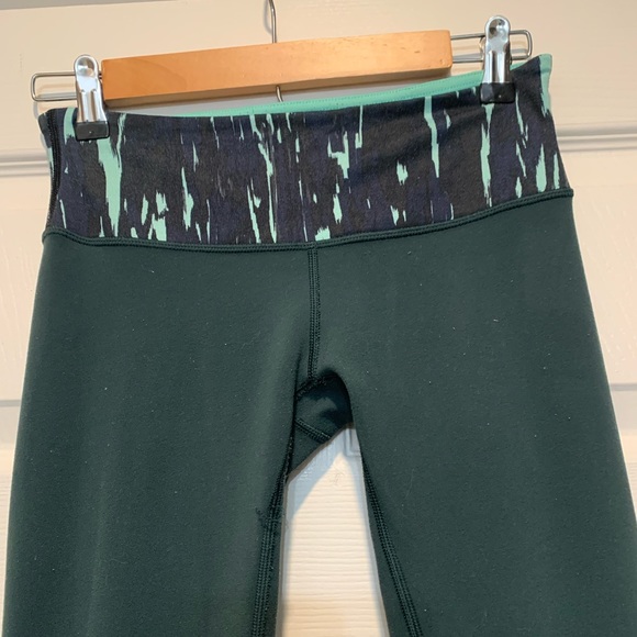 Lululemon Leggings REVERSIBLE 🔄 Forrest and Mint Green - Picture 6 of 10